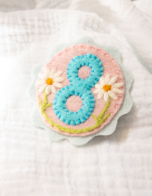 Daisy Felt Birthday Badge